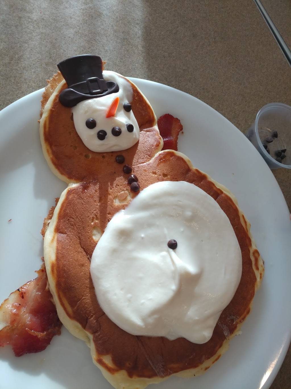 Dennys | restaurant | 14390 County Line Rd, Delano, CA 93215, USA | 6617209808 OR +1 661-720-9808