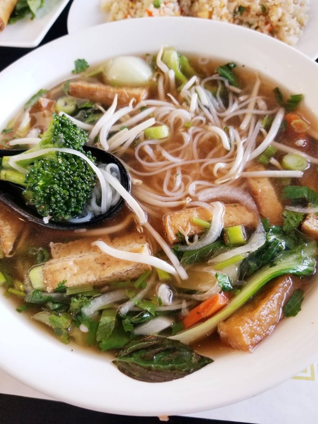 Pho Amour | restaurant | 16421 Sierra Lakes Pkwy #102, Fontana, CA 92336, USA | 9093208880 OR +1 909-320-8880