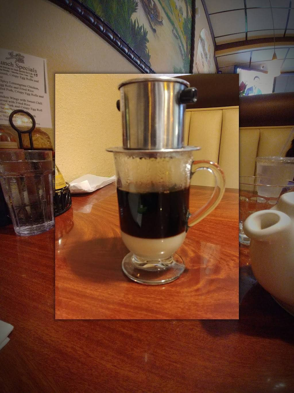 Saigon Grill | restaurant | 5 W Elm St, Lodi, CA 95240, USA | 2093685152 OR +1 209-368-5152