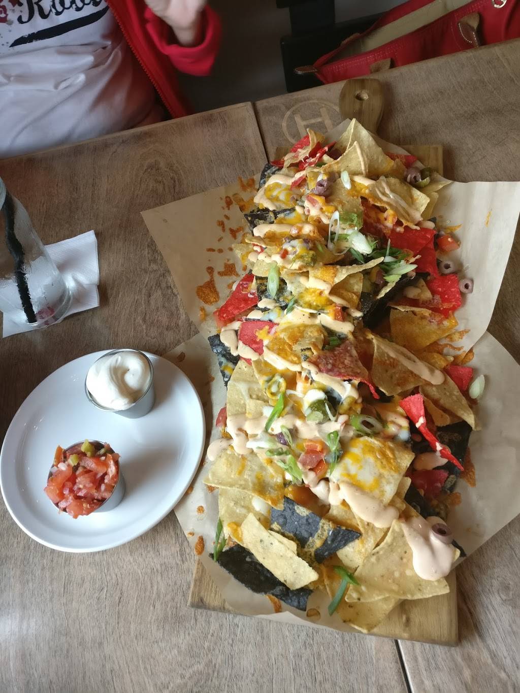 Hunters Public House | restaurant | 4750 Bank St, Gloucester, ON K1T 0K8, Canada | 6138227171 OR +1 613-822-7171