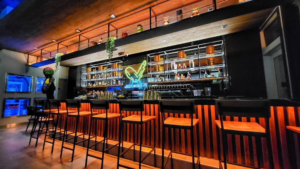 Cross Street Chicken and Beer | restaurant | 12955 El Camino Real G2, San Diego, CA 92130, USA | 8584610076 OR +1 858-461-0076