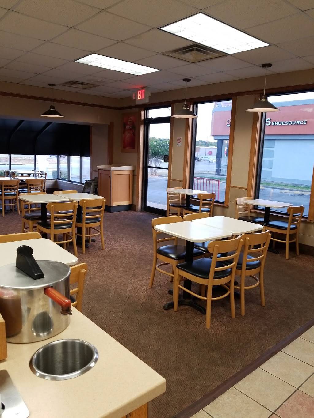 Wendys | restaurant | 11919 Perrin Beitel Rd, San Antonio, TX 78217, USA | 2106509250 OR +1 210-650-9250