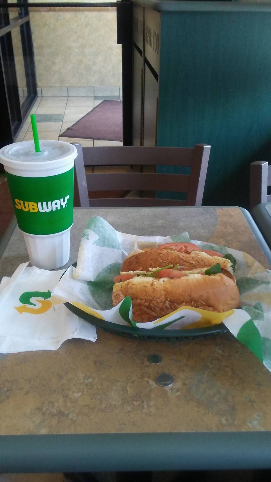 Subway | restaurant | 210 W Rayen Ave, Youngstown, OH 44503, USA | 3307463924 OR +1 330-746-3924