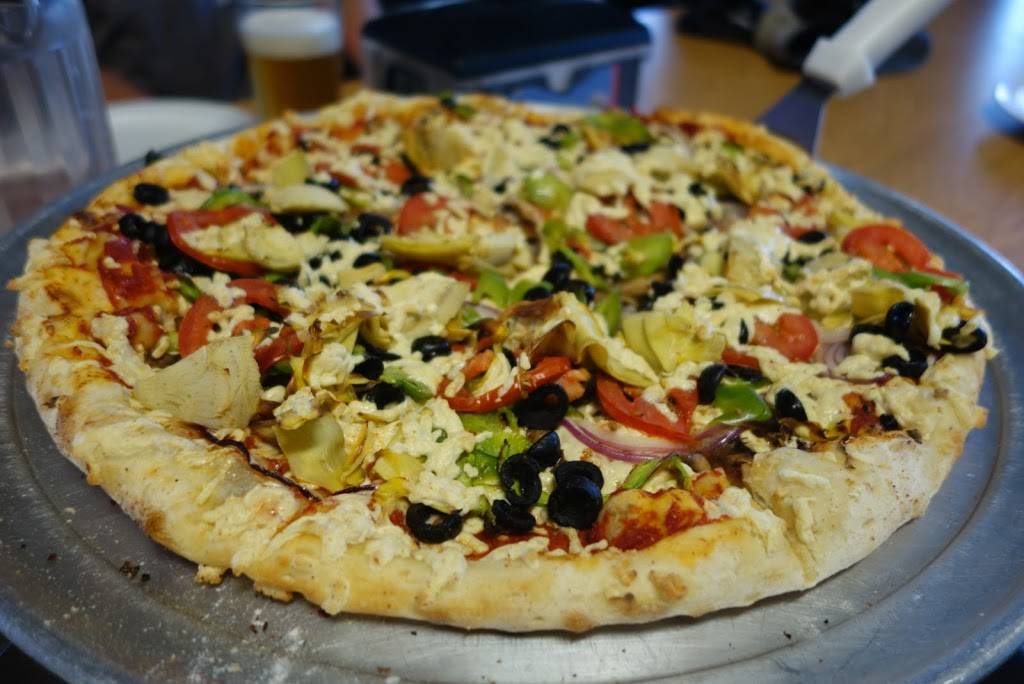 Big Mouth Pizza | restaurant | 33323 Agua Dulce Canyon Rd, Santa Clarita, CA 91390, USA | 6612687500 OR +1 661-268-7500