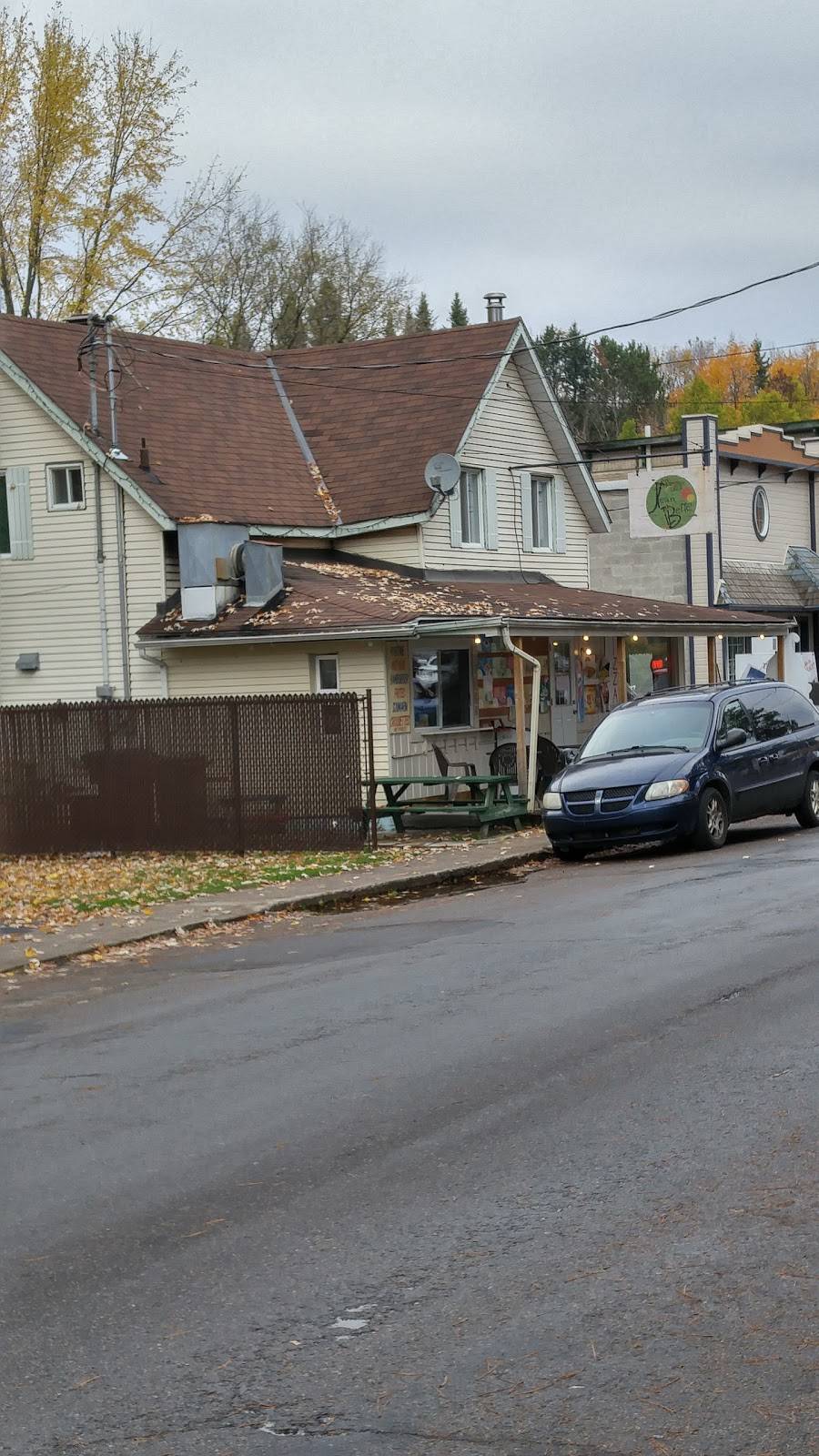 Resto Chez Jean-Bette | restaurant | 191 Rue Principale, Huberdeau, QC J0T 1G0, Canada | 8196878620 OR +1 819-687-8620