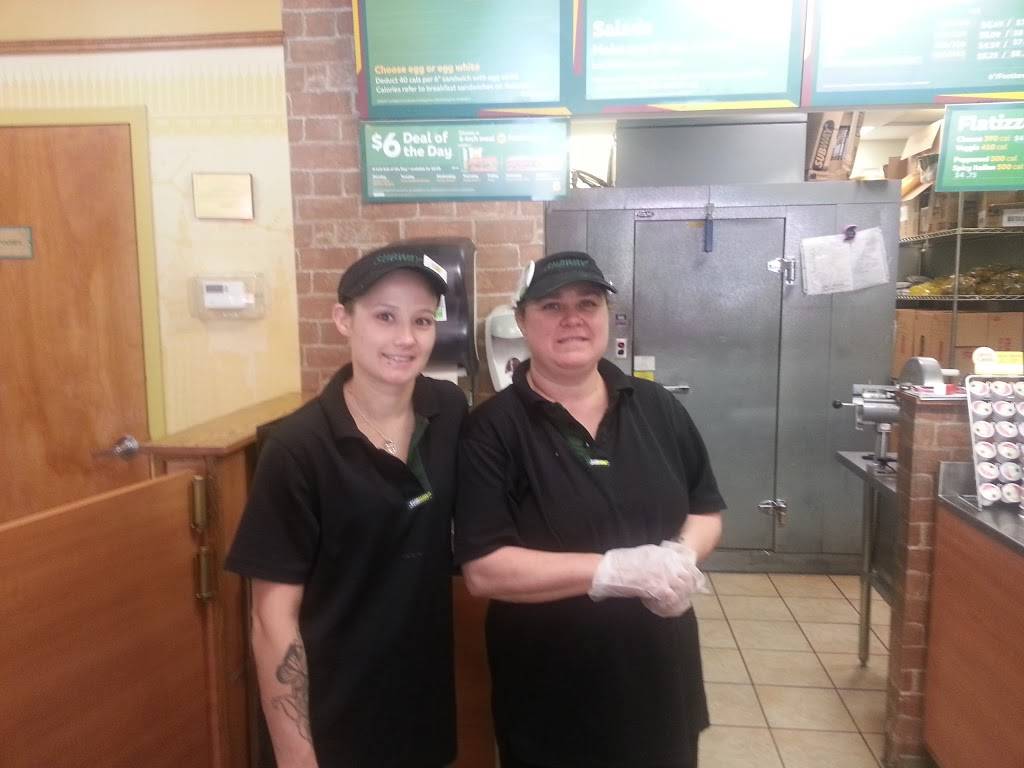 Subway | restaurant | 143 W Main St, West Brookfield, MA 01585, USA | 5088673433 OR +1 508-867-3433