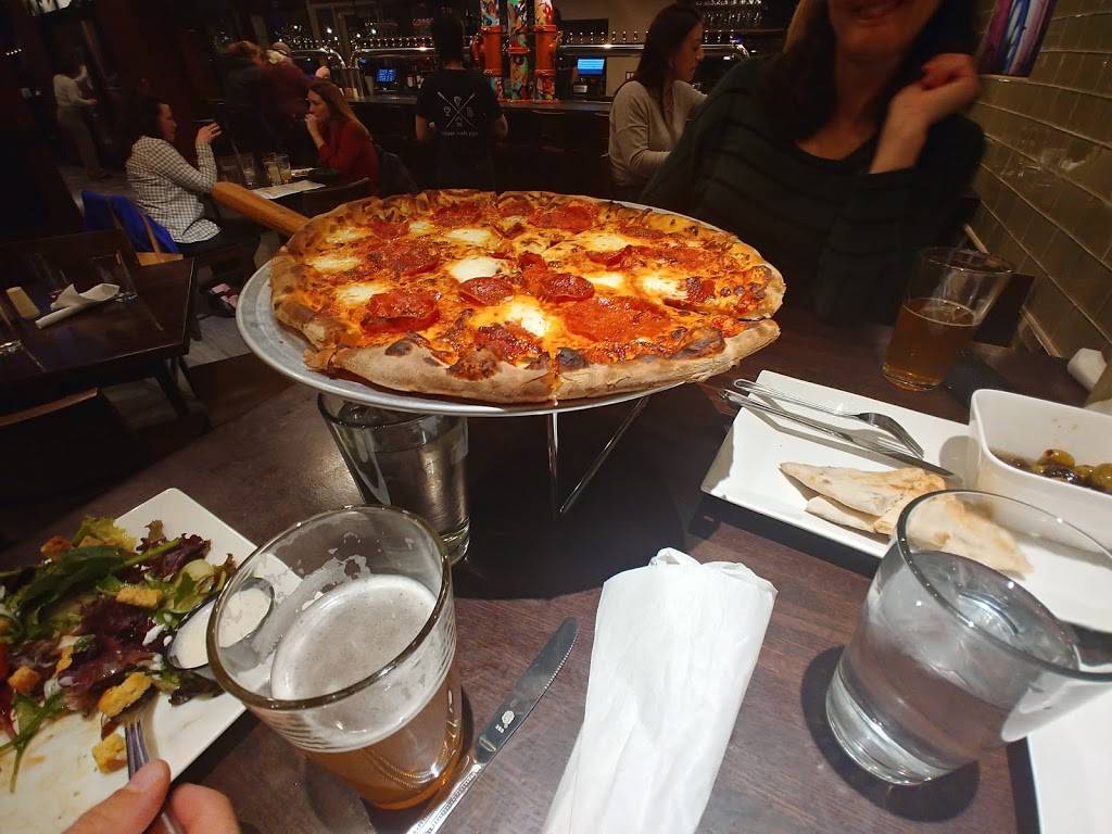 Wild Wood Pizza | restaurant | 1600 Village Market Blvd SE suite 120, Leesburg, VA 20175, USA | 7034431600 OR +1 703-443-1600