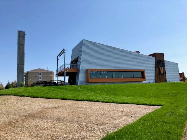 Short or Tall Eatery & Drink Hall | restaurant | 21050 135th Ave N, Rogers, MN 55374, USA | 7632083710 OR +1 763-208-3710