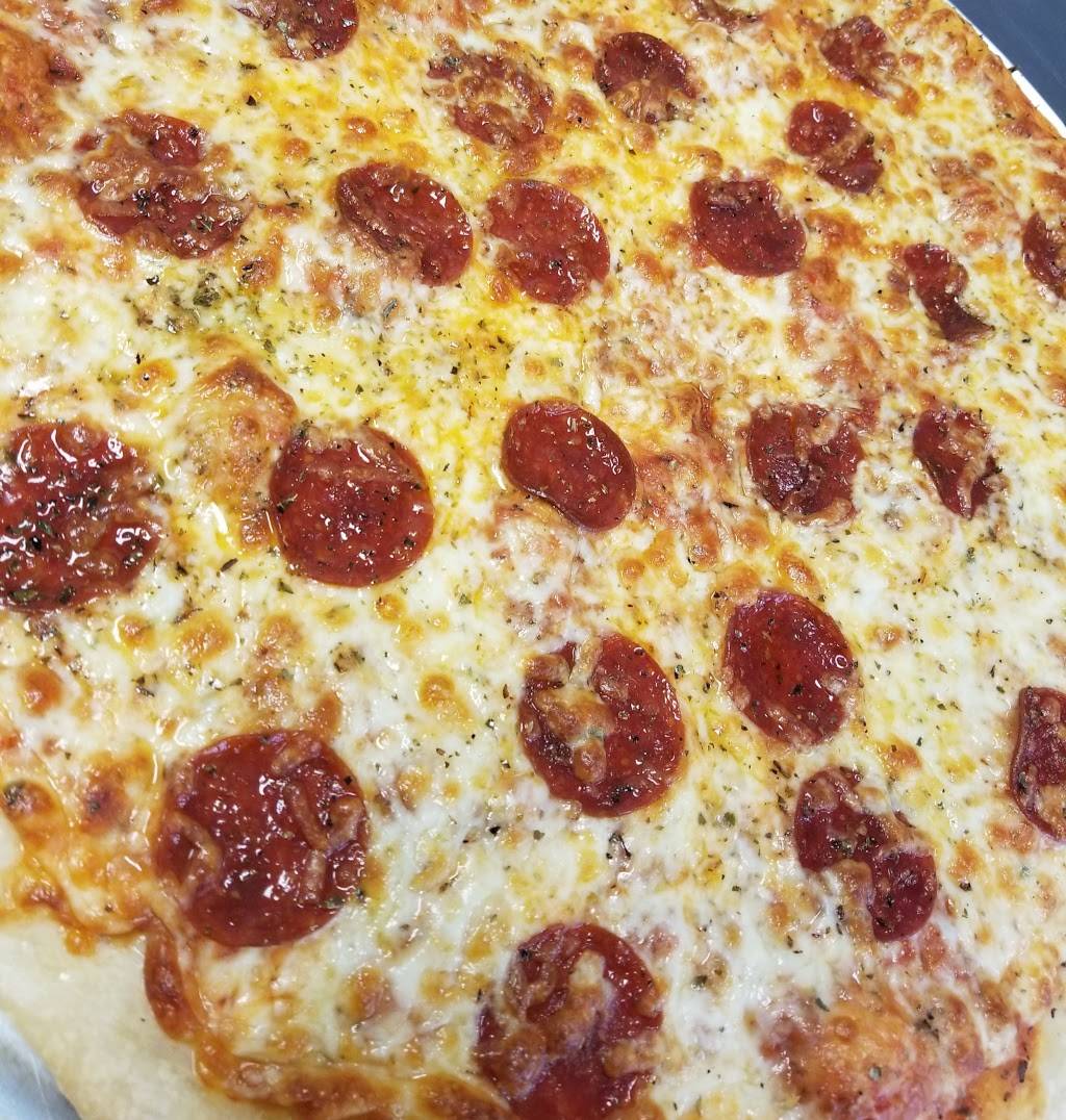 Ds Pizzeria | restaurant | 1158 W 63rd St, Chicago, IL 60621, USA | 7739126822 OR +1 773-912-6822