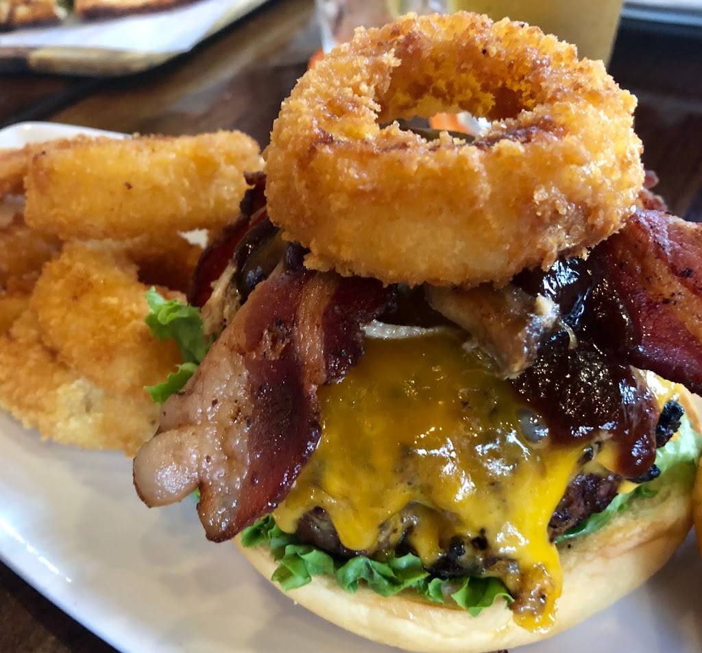 Kailua Town Pub and Grill | restaurant | 26 Hoolai St #1100, Kailua, HI 96734, USA | 8082308444 OR +1 808-230-8444