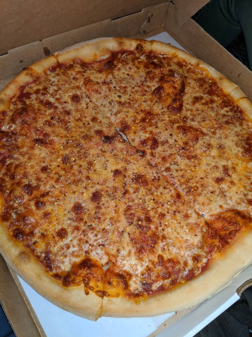 Elius Hole in the Wall | restaurant | 398 Fletcher St, Lowell, MA 01854, USA | 9784553897 OR +1 978-455-3897