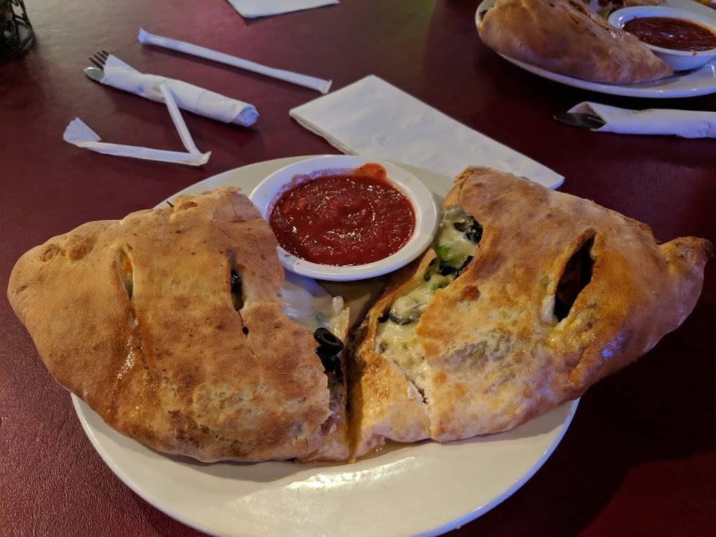 Lil Riccis | restaurant | 16950 W Colfax Ave, Golden, CO 80401, USA | 3032151618 OR +1 303-215-1618