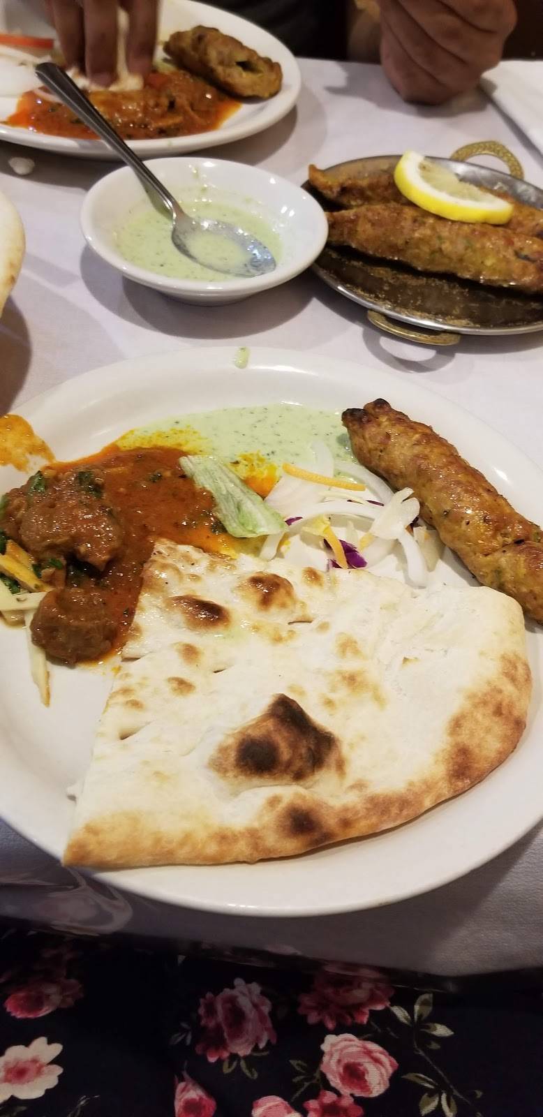 Tandoori King | restaurant | 1915 Pine Ave, Niagara Falls, NY 14301, USA | 7162058835 OR +1 716-205-8835