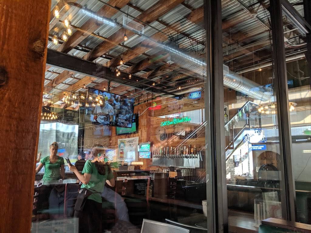 Mos Irish Pub College Station | restaurant | 1025 University Dr suite 101, College Station, TX 77840, USA | 9797043275 OR +1 979-704-3275