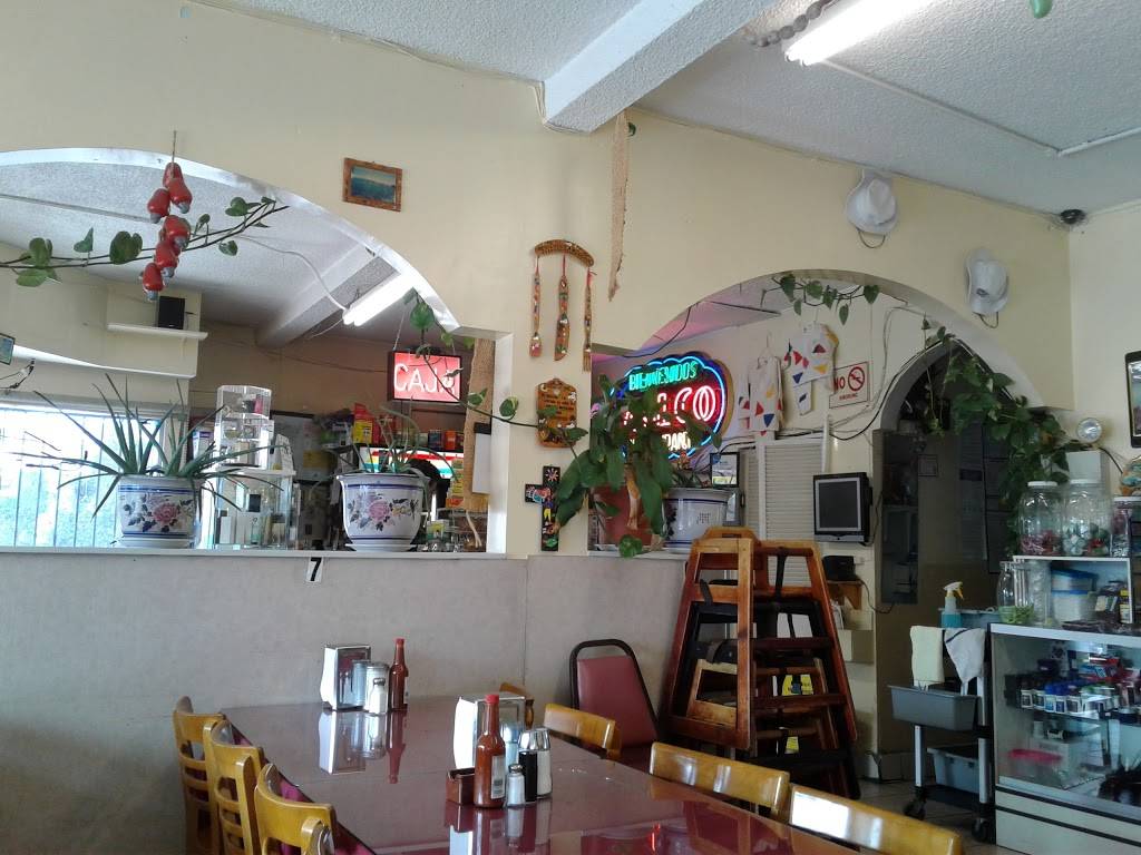 Izalco Restaurant | restaurant | 10729 Burbank Blvd, North Hollywood, CA 91601, USA | 8187600396 OR +1 818-760-0396