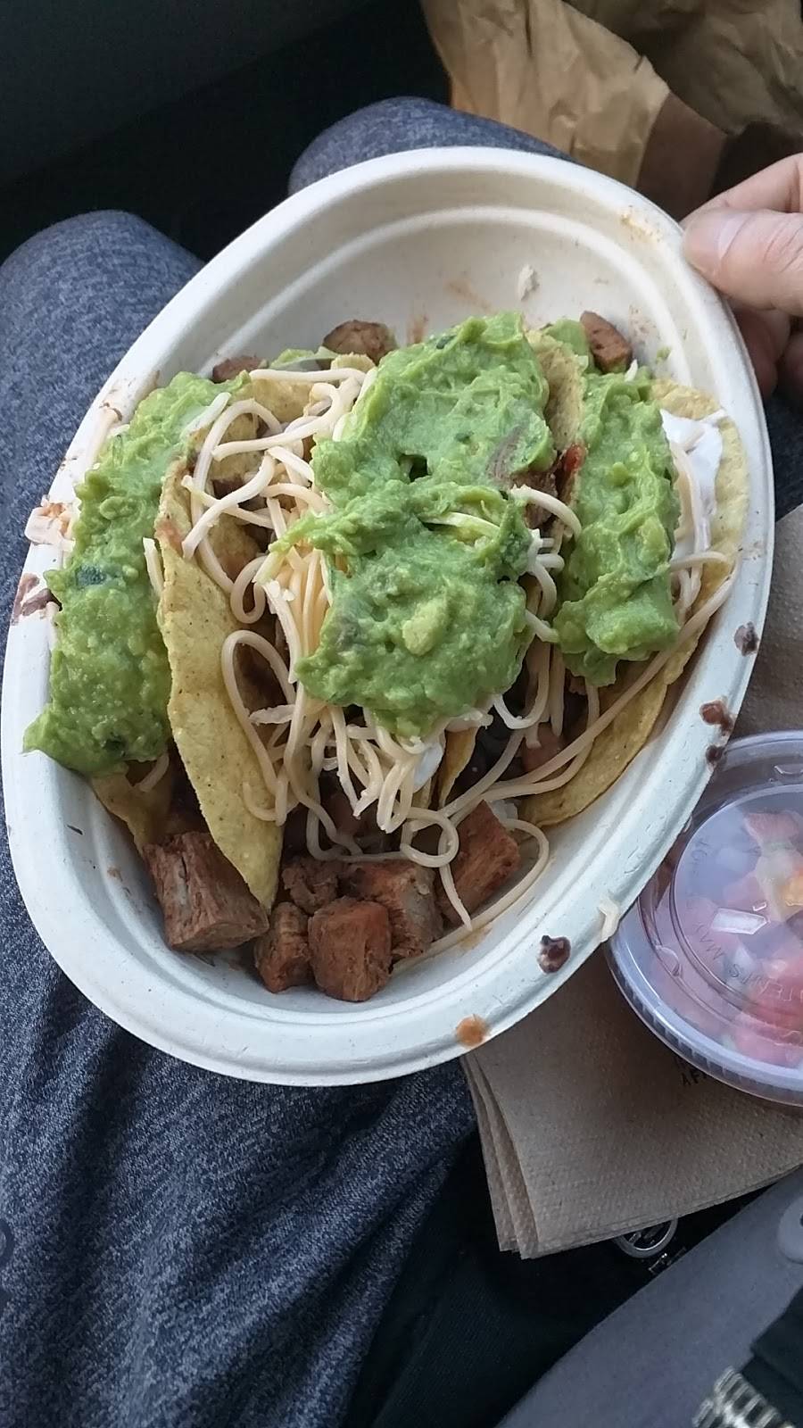 Chipotle Mexican Grill | restaurant | 1072 Don Mills Rd, North York, ON M3C 0H8, Canada | 4163319701 OR +1 416-331-9701