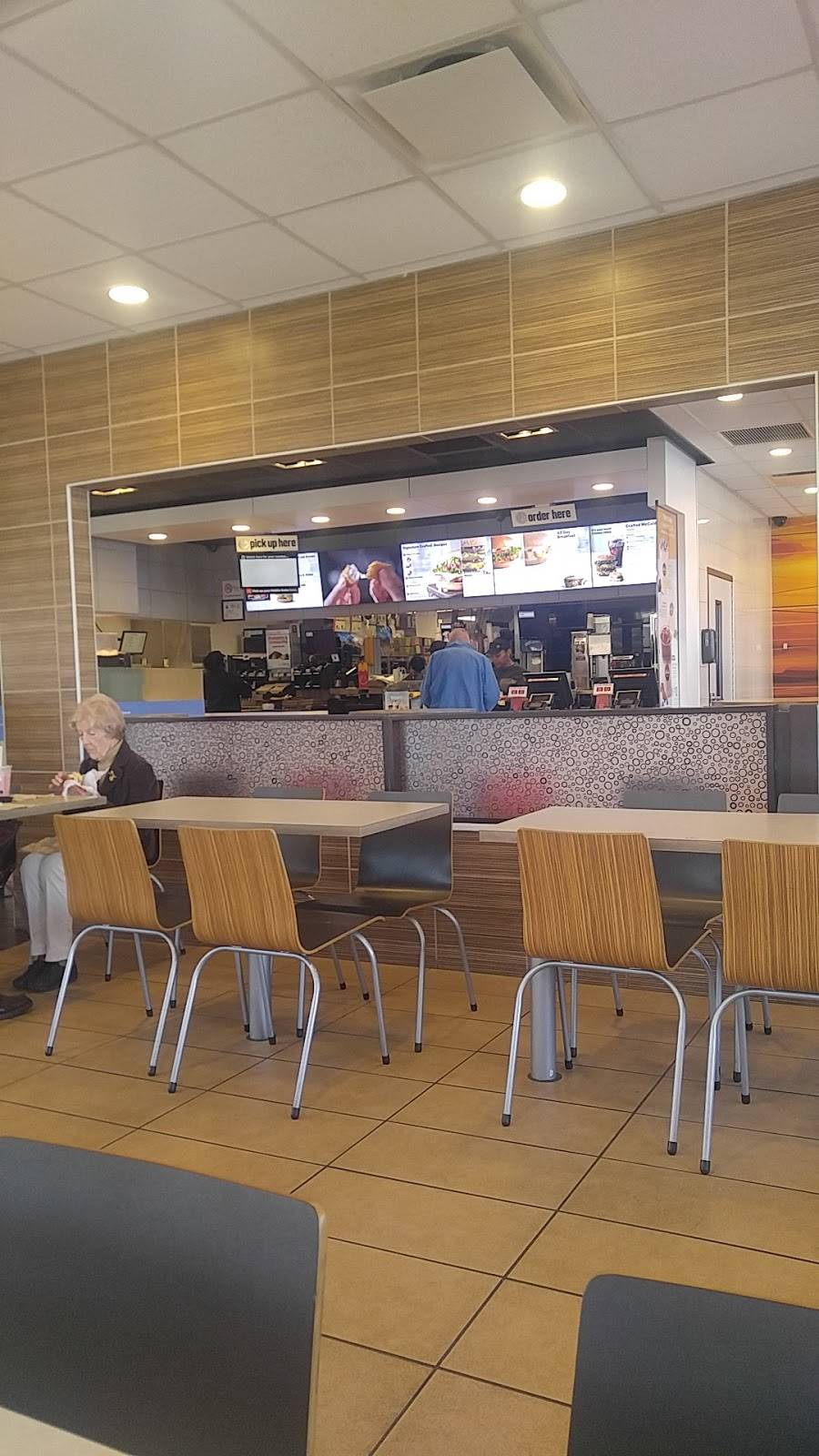 McDonalds | cafe | 1901 N Main St, High Point, NC 27262, USA | 3368829824 OR +1 336-882-9824