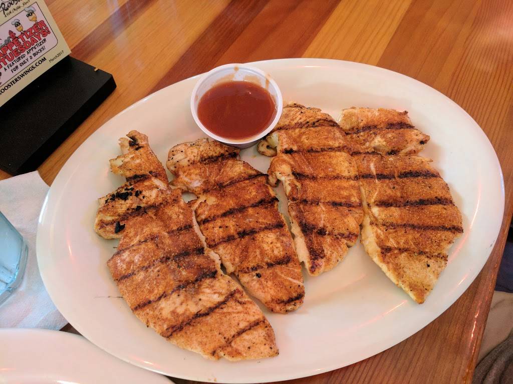 Roosters | restaurant | 16450 Square Dr, Marysville, OH 43040, USA | 9376442772 OR +1 937-644-2772