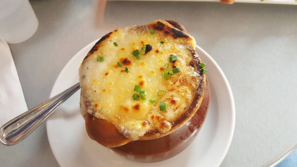 Bistro Sous le Fort | restaurant | 48 Rue Sous le Fort, Québec, QC G1K 4G9, Canada | 4186940852 OR +1 418-694-0852