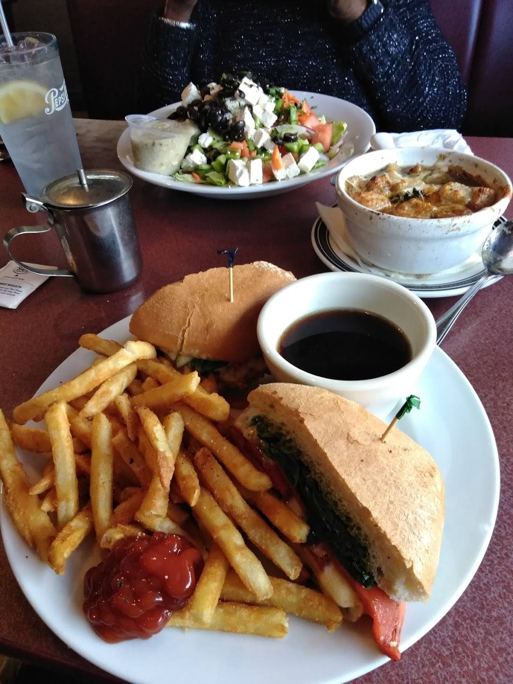 Porto Pizza & Grill Restaurant | restaurant | 33168 Main St, Dagsboro, DE 19939, USA | 3027321122 OR +1 302-732-1122