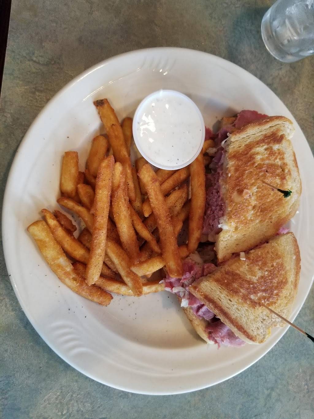 Dannys Family Dining | restaurant | 47250 Hayes Rd, Macomb, MI 48044, USA | 5867997745 OR +1 586-799-7745