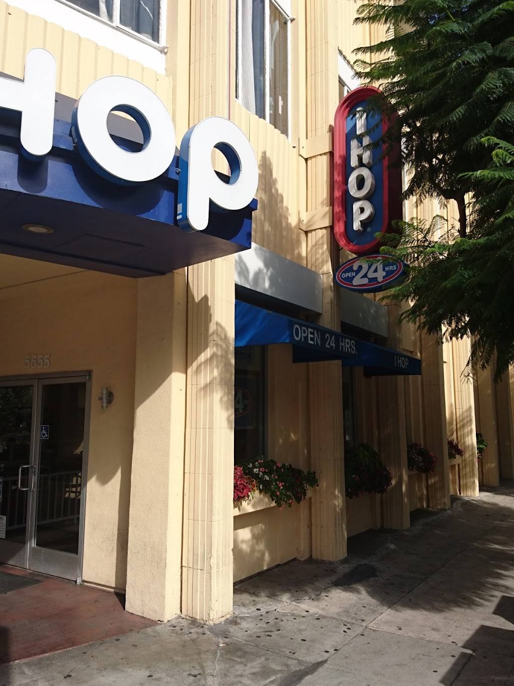 IHOP | restaurant | 5655 Wilshire Blvd, Los Angeles, CA 90036, USA | 3232974467 OR +1 323-297-4467