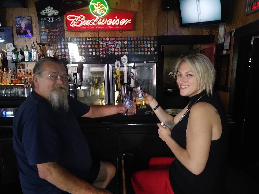 Macks Bar & Jay Dawgs Grill | restaurant | 10056 Main St, Penngrove, CA 94951, USA | 7077939480 OR +1 707-793-9480