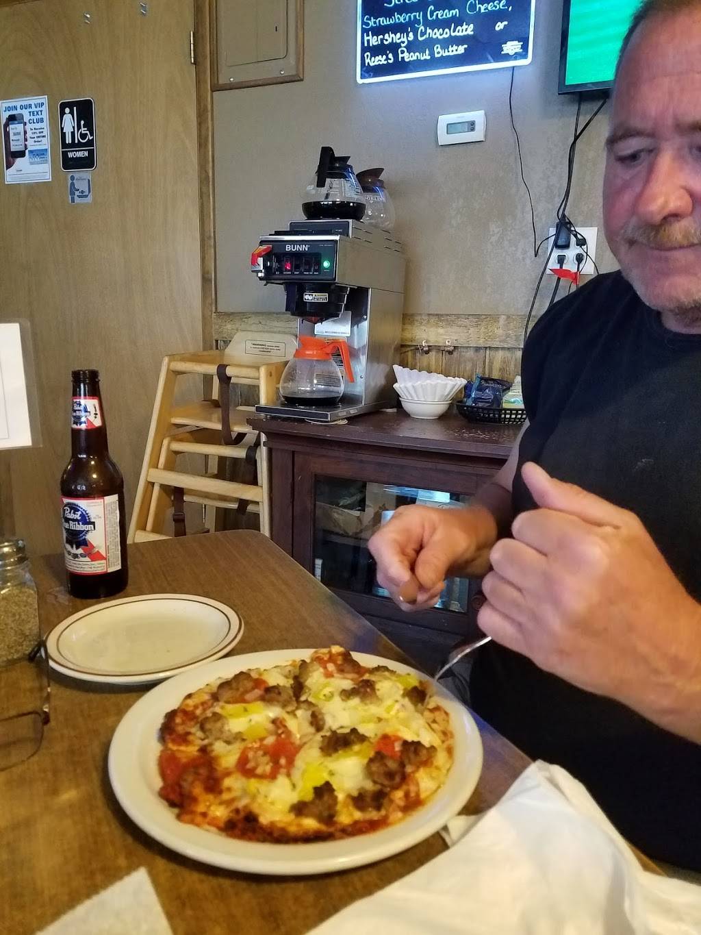 The Penguin... Again | restaurant | 418 Union Ave, Oconto Falls, WI 54154, USA | 9208464808 OR +1 920-846-4808