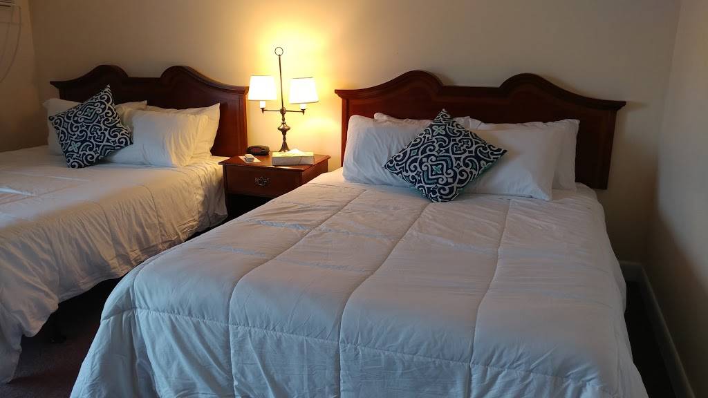 Smuggler’s Cove Inn | restaurant | 727 Ocean Point Rd, East Boothbay, ME 04544, USA | 2076332800 OR +1 207-633-2800