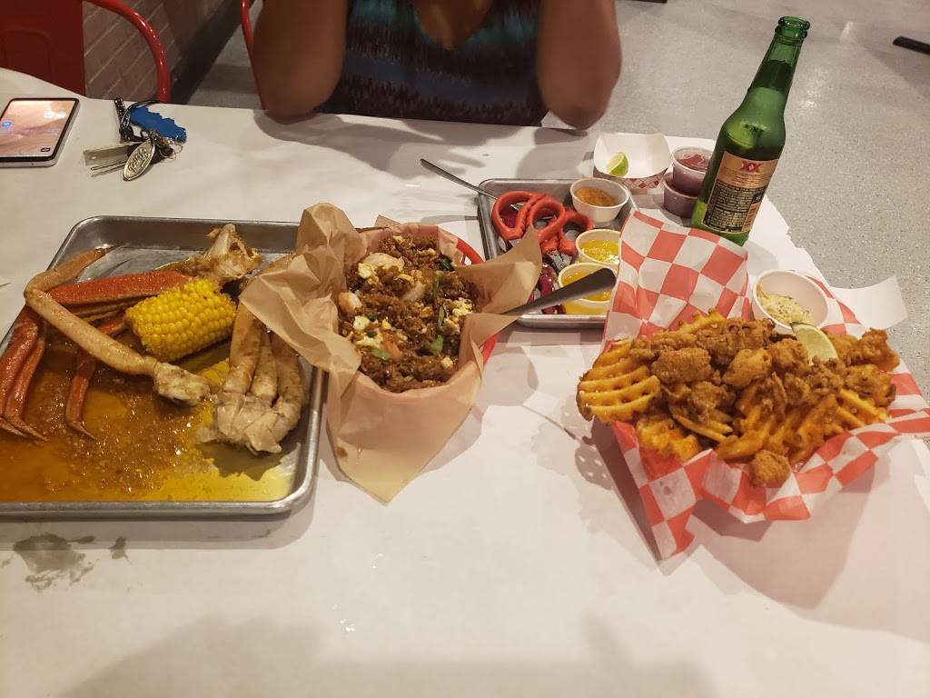 La Crawfish | restaurant | 2895 Thousand Oaks Dr, San Antonio, TX 78232, USA | 2103967617 OR +1 210-396-7617
