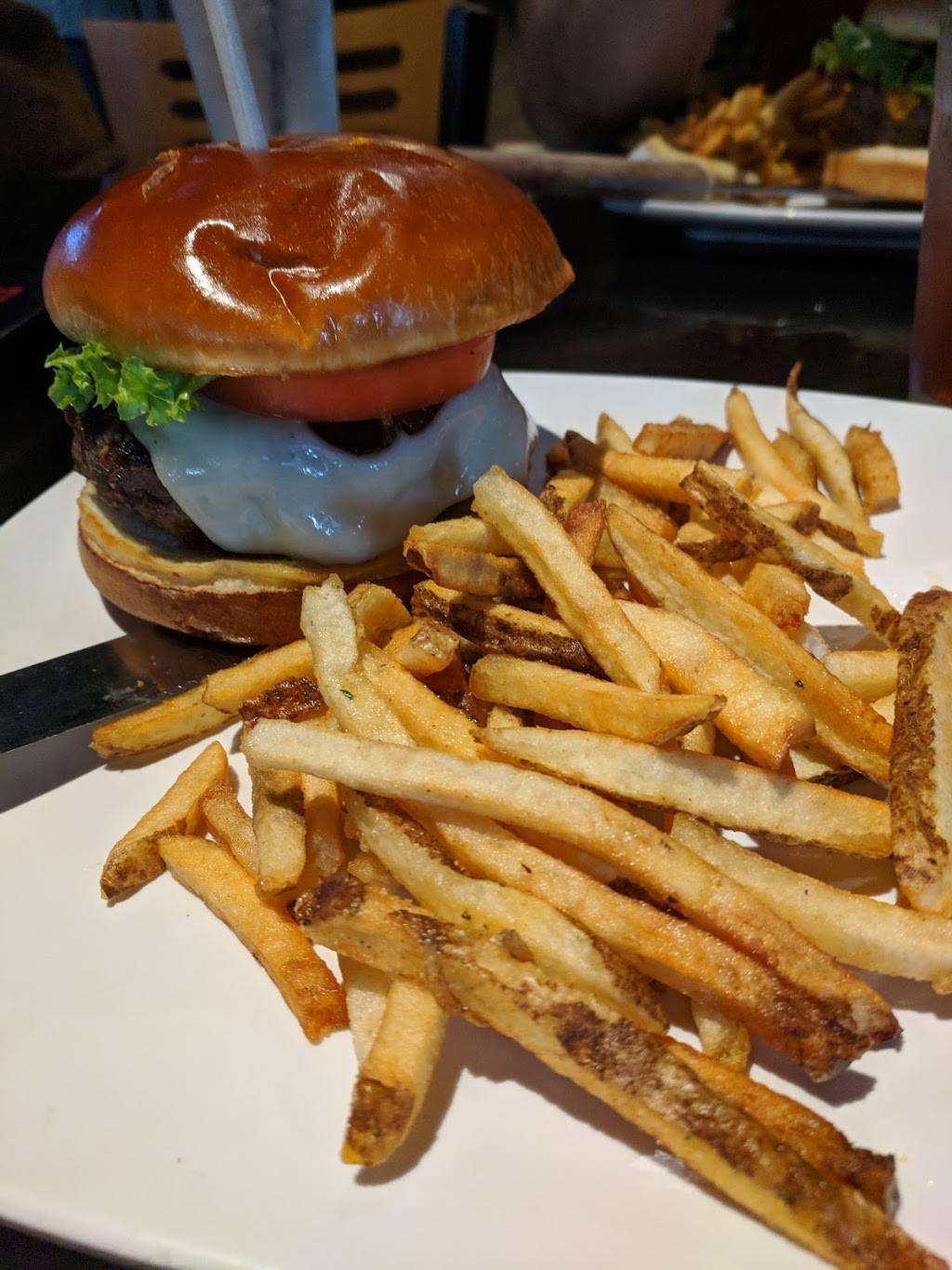 Latitudes Bar & Bistro | restaurant | 7454 Beechmont Ave, Cincinnati, OH 45255, USA | 5138279146 OR +1 513-827-9146