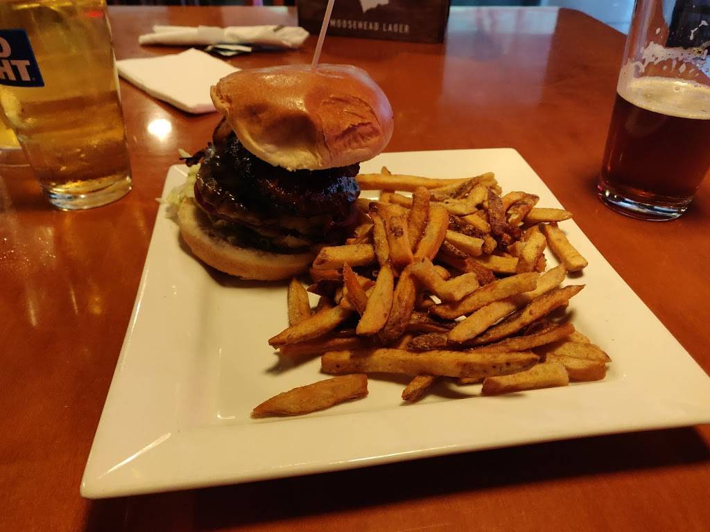 Honest Lawyer | restaurant | 110 King St W, Hamilton, ON L8P 4S6, Canada | 9055225297 OR +1 905-522-5297