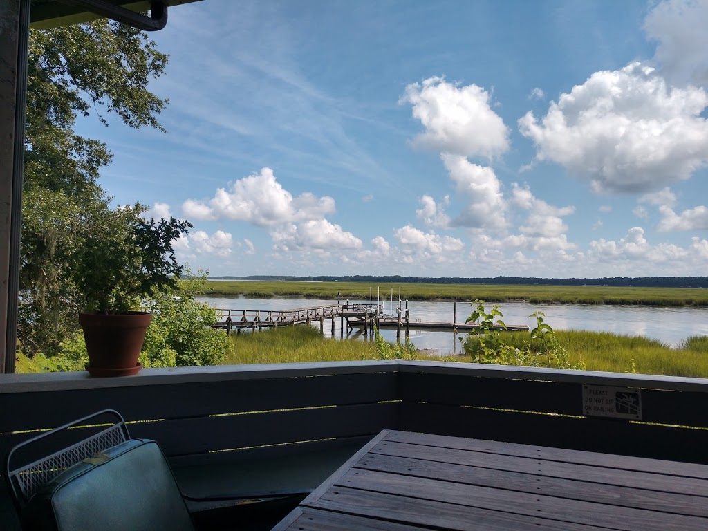 The Fillin Station | restaurant | 57 Sea Island Pkwy, Beaufort, SC 29907, USA | 8435220230 OR +1 843-522-0230