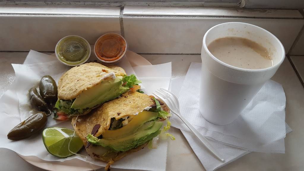 Los Olivos | restaurant | 5031, 5031, 3400 W 31st St, Chicago, IL 60623, USA | 7732471002 OR +1 773-247-1002