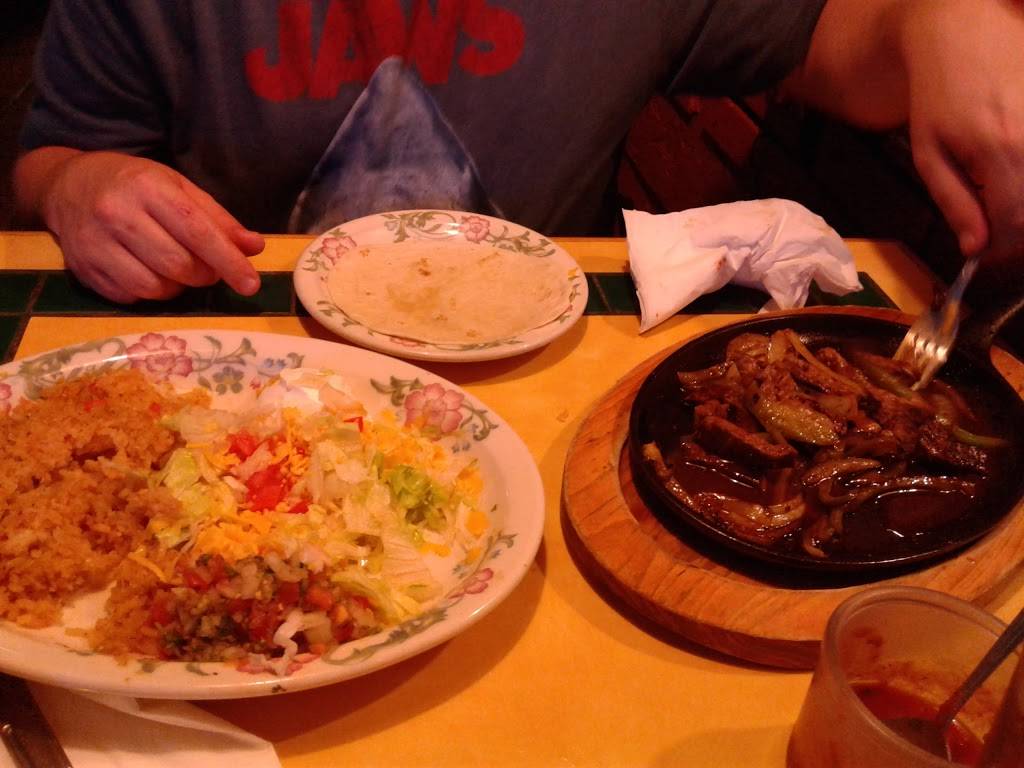 Reynas Amazing Mexican Restaurant | restaurant | 411 Garfield St S, Tacoma, WA 98444, USA | 2535382368 OR +1 253-538-2368