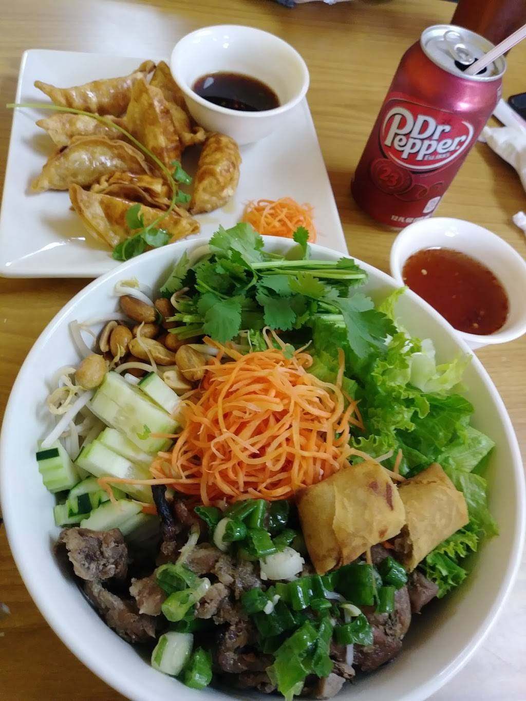 Vietsub & Pho | restaurant | 918 W Southmore Ave suite 110, Pasadena, TX 77502, USA | 3462044848 OR +1 346-204-4848