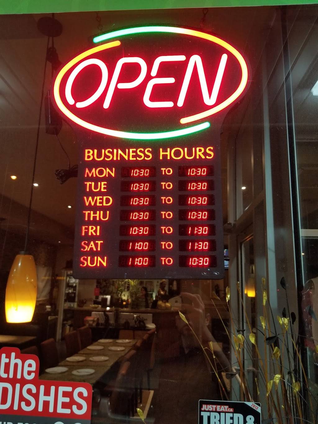 Thai One On | meal delivery | 1911 Ellesmere Rd, Scarborough, ON M1H 2W5, Canada | 4164388222 OR +1 416-438-8222