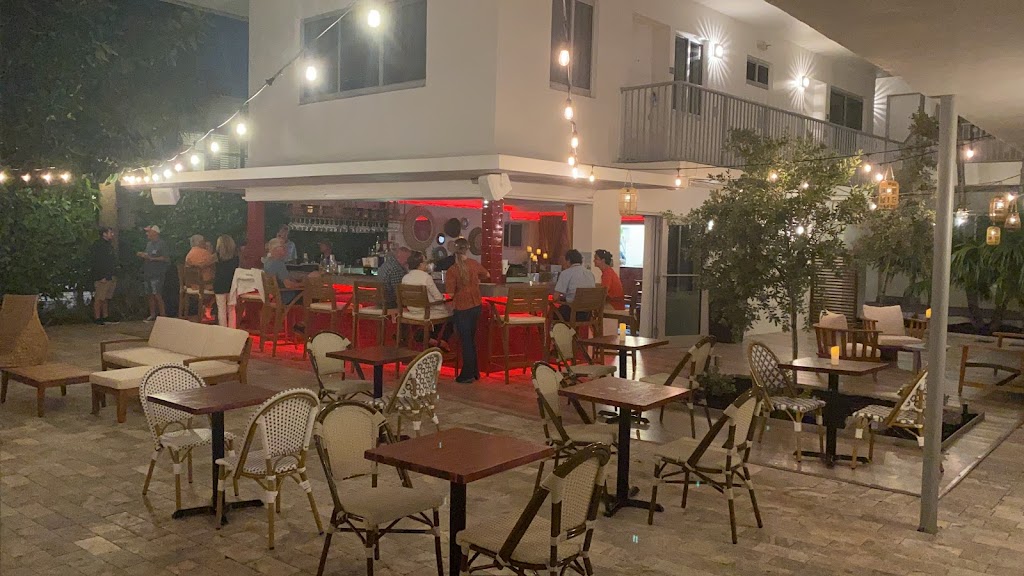 La Villa Tapas Bar | restaurant | 717 Breakers Ave, Fort Lauderdale, FL 33304, USA | 9544013299 OR +1 954-401-3299