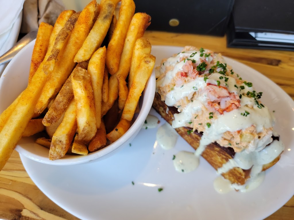 Slapfish | meal takeaway | 345 Massachusetts Ave, Indianapolis, IN 46204, USA | 3176869713 OR +1 317-686-9713