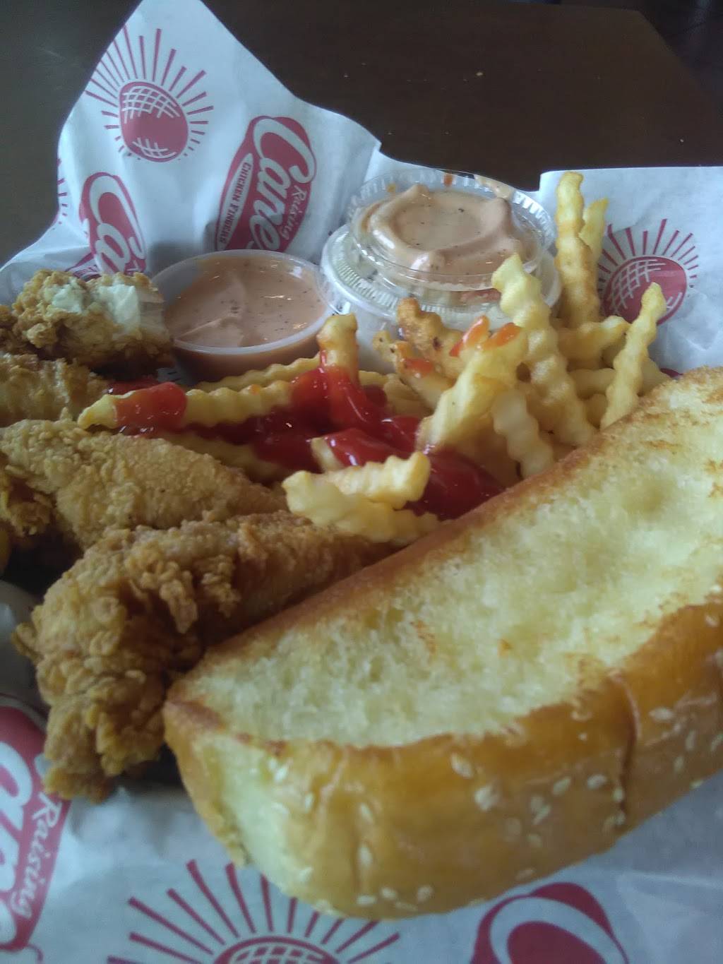Raising Canes Chicken Fingers | meal takeaway | 2201 War Admiral Way, Lexington, KY 40509, USA | 8595430154 OR +1 859-543-0154