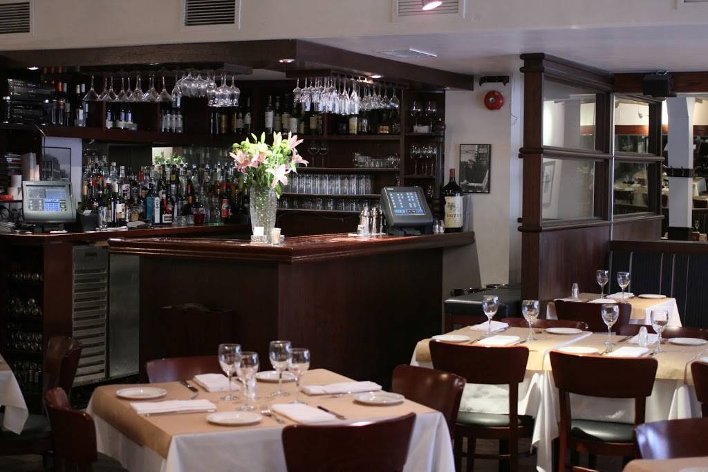 Brownes Bistro | meal takeaway | 1251 Yonge St, Toronto, ON M4T 1W6, Canada | 4169248132 OR +1 416-924-8132