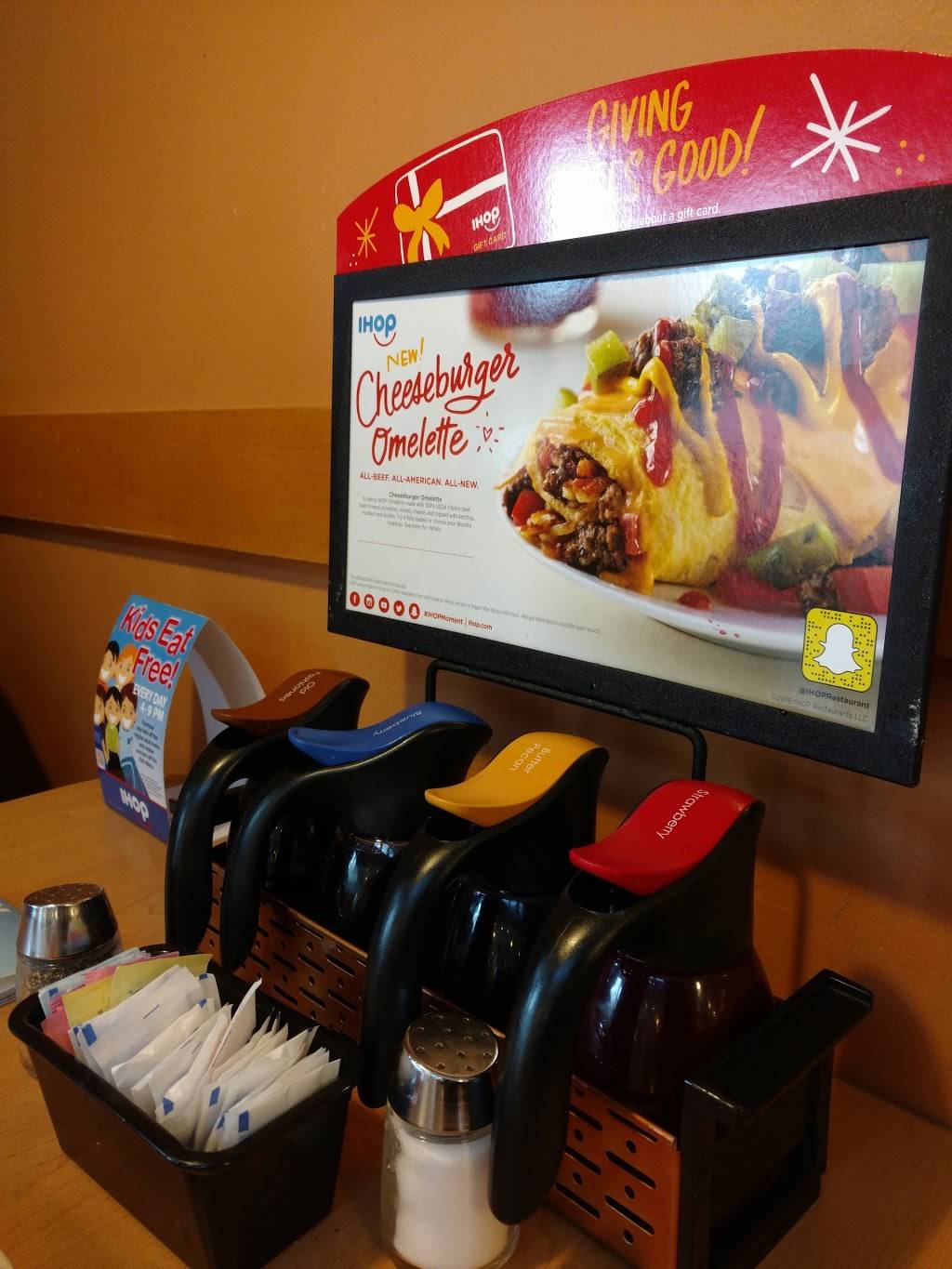 IHOP | restaurant | 2825 University Ave, Madison, WI 53705, USA | 6082364200 OR +1 608-236-4200