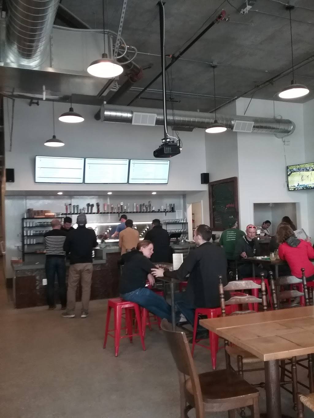 Crooked City Cider Tap House | restaurant | 206 Broadway, Oakland, CA 94607, USA | 5109923656 OR +1 510-992-3656