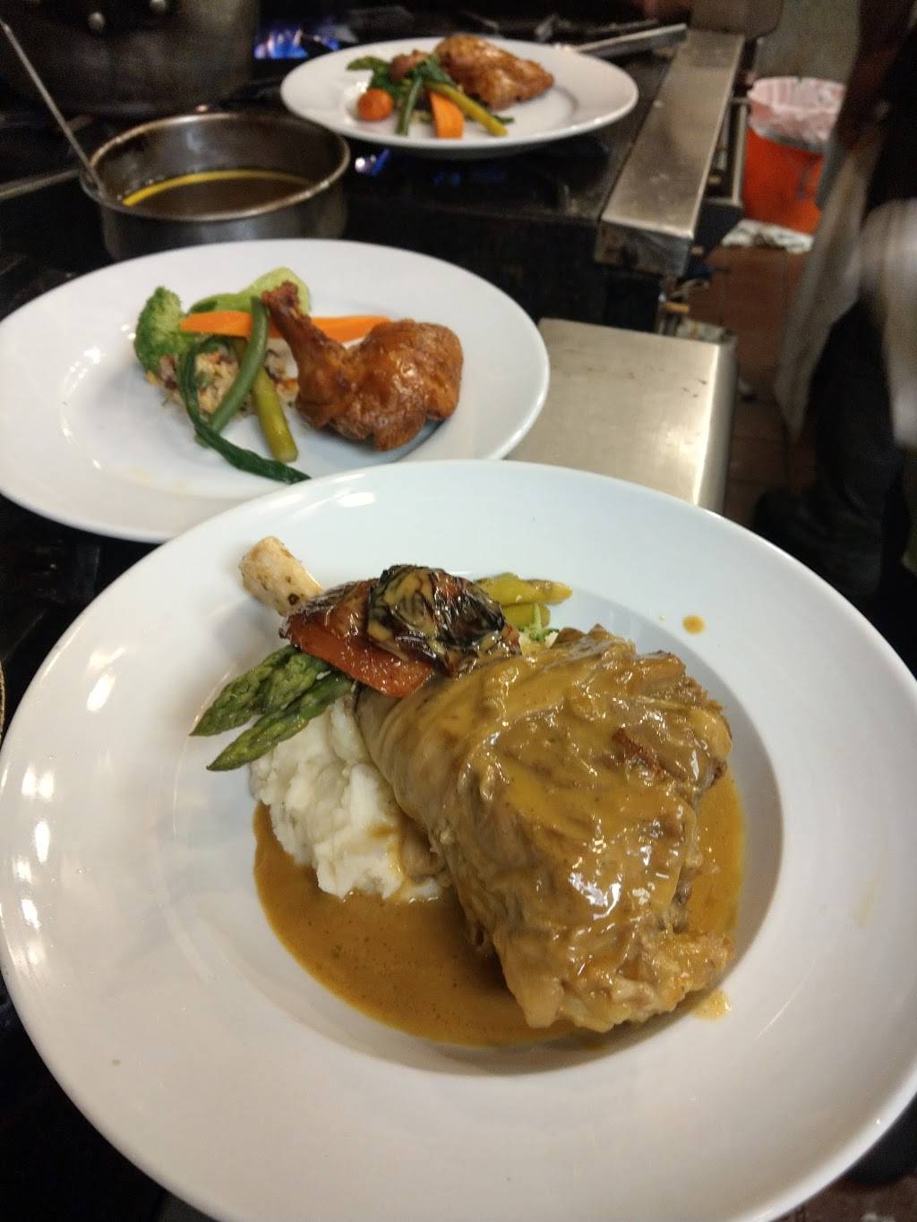 Fredericks Restaurant | restaurant | 7701 Broadway St # 20, San Antonio, TX 78209, USA | 2108289050 OR +1 210-828-9050