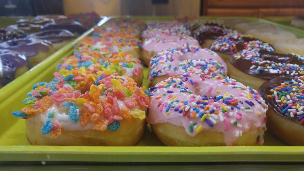 Fresh Donut | restaurant | 1302 Austin Hwy, San Antonio, TX 78209, USA | 2109883101 OR +1 210-988-3101