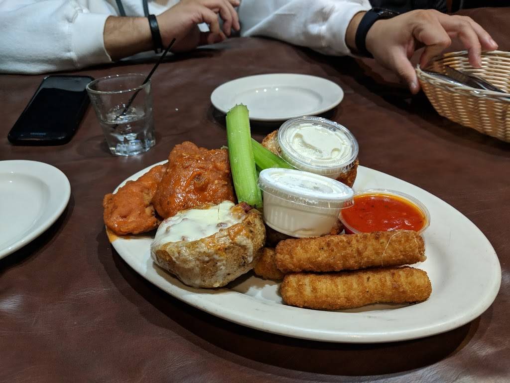 Seapoint | restaurant | 367 E 8th St, South Boston, MA 02127, USA | 6172681476 OR +1 617-268-1476