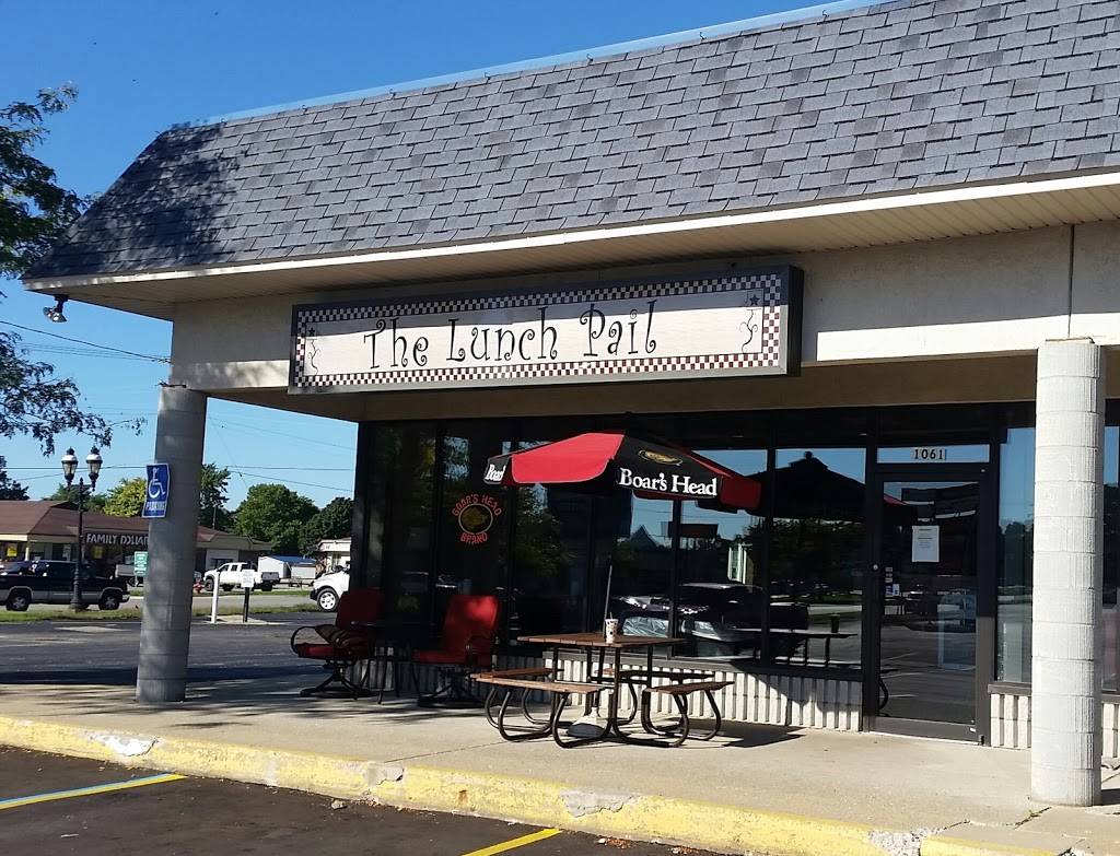 The Lunch Pail | restaurant | 14 W Main St, Fremont, MI 49412, USA | 2319249100 OR +1 231-924-9100