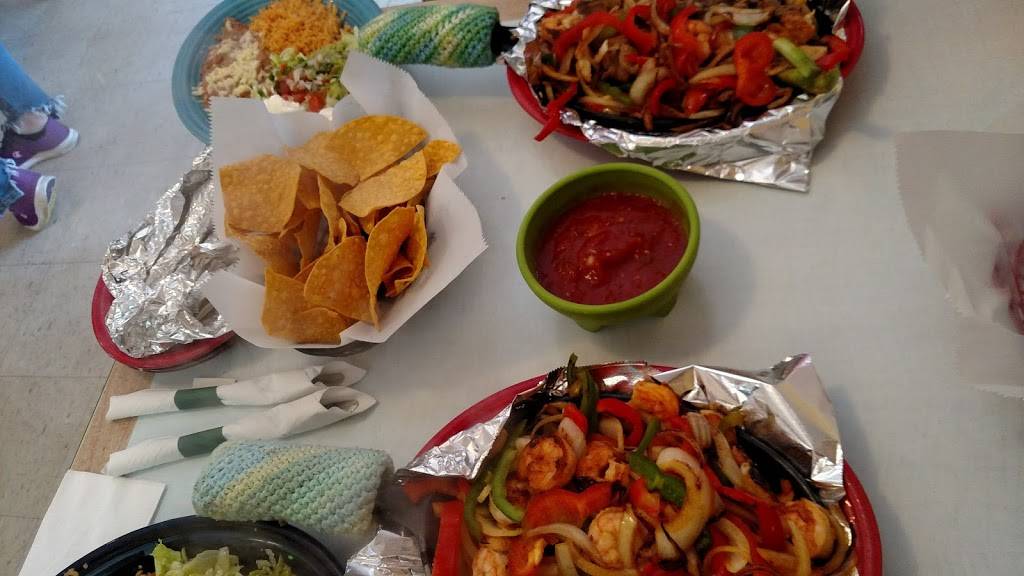 Que Pasa Authentic Mexican Restaurant In Minerva | restaurant | 101 N Market St, Minerva, OH 44657, USA | 3308682221 OR +1 330-868-2221