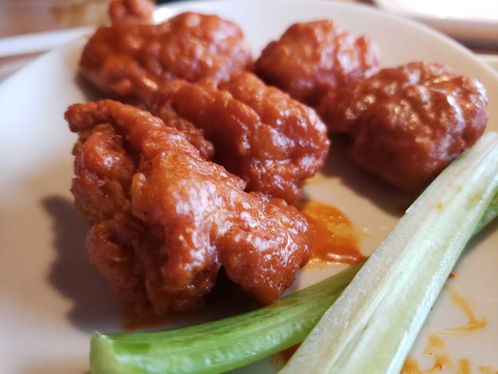 Applebees Grill + Bar | restaurant | 2384 US-31, Traverse City, MI 49684, USA | 2319292929 OR +1 231-929-2929