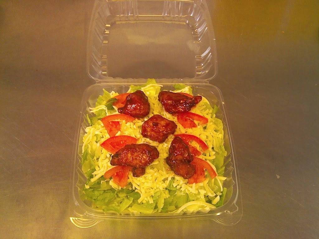 Village Pizza | restaurant | W11627 US-2, Naubinway, MI 49762, USA | 9064771111 OR +1 906-477-1111